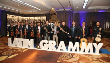 La Moda Vegana se Gana a los Artistas del Latin GRAMMY®, Gracias a PETA Latino