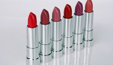 Amantes del maquillaje: ¿Se están poniendo insectos muertos en la cara?