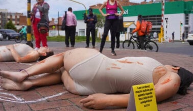 ‘Escena del Crimen’ de PETA Latino Impacta a la Capital Colombiana