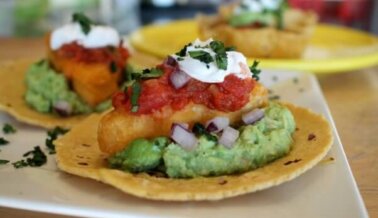 Deliciosos tacos veganos de pescado rebozado