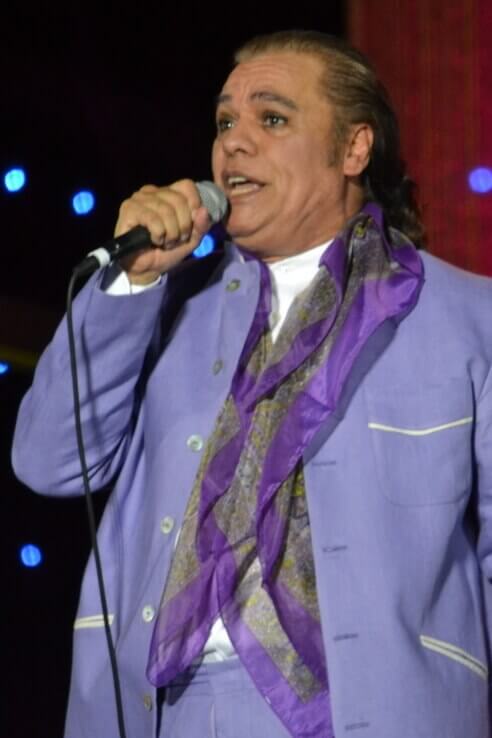 Juan_Gabriel_en_Iquique_(cropped)