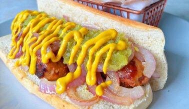 Elige un hot dog vegano este verano con las 10 mejores salchichas de PETA de 2023