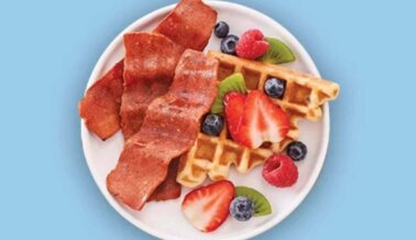 ¡Marcas de Tocino Vegano que Chisporrotea, Puedes Espolvorear en tu Comida y Puedes Freír! ¡Marcas de Tocino Vegano que Chisporrotea, Puedes Espolvorear en tu Comida y Puedes Freír!