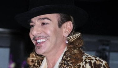 De último momento: John Galliano le dice a PETA y a “Elle” que deja el pelaje