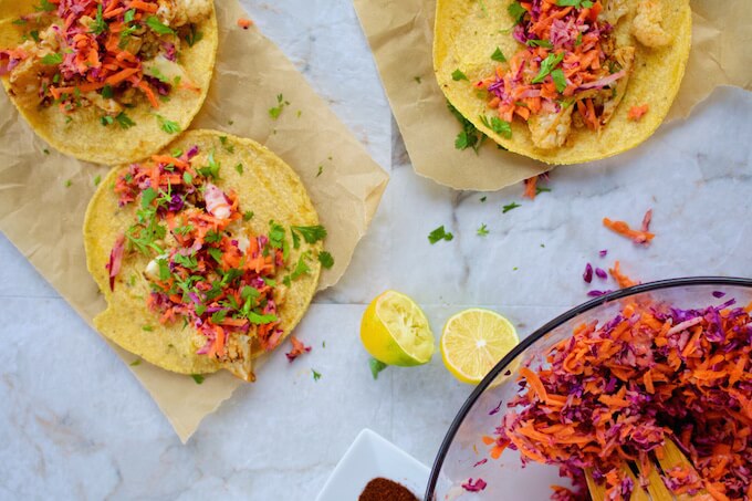 Tacos-de-coliflor-rostizada-con-chipotle- piloncillo y vainilla