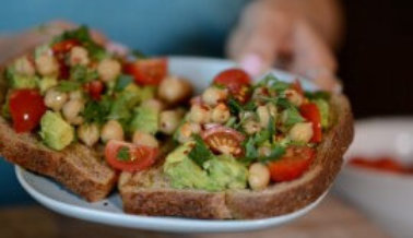 Pan Tostado con aguacate