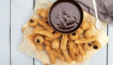 Churros de canela con ganache de chocolate