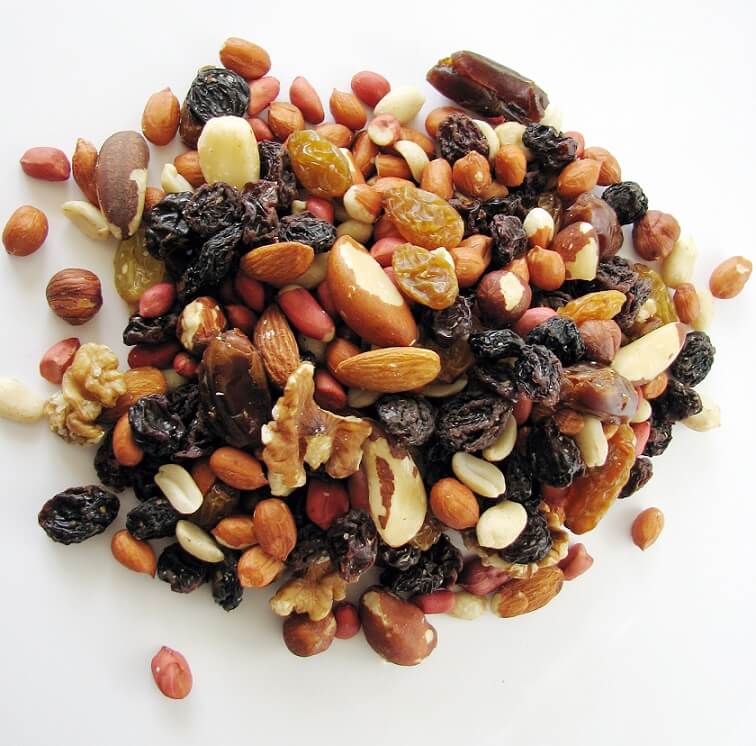 dried fruit-nuts-711728