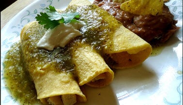 Enchiladas de tofu y salsa verde