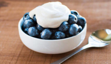 Cultívate con estas marcas de yogurt vegano