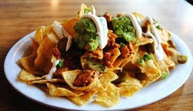 Nachos con Queso Vegano