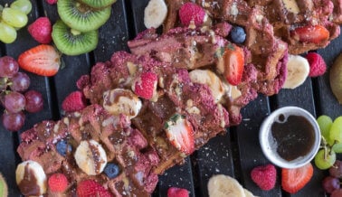 Waffles Rosas de Pitaya Para el Día de San Valentín (Sin Gluten Ni Aceite)