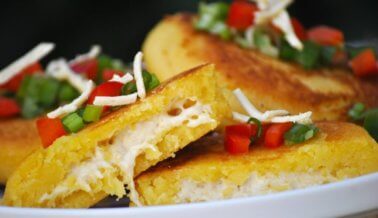 Arepas con queso vegano