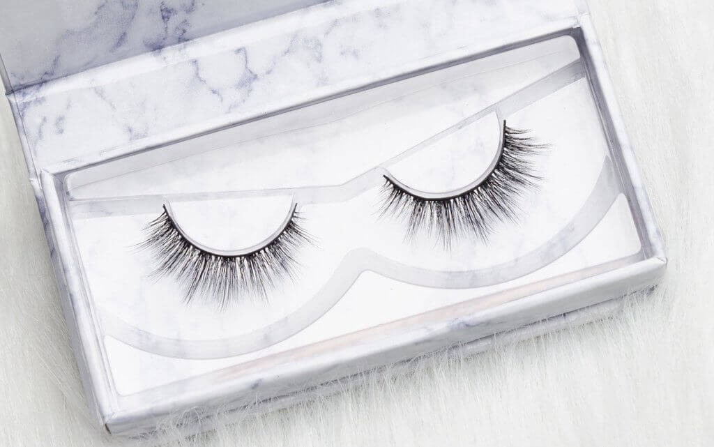 AZLO cruelty-free lashes