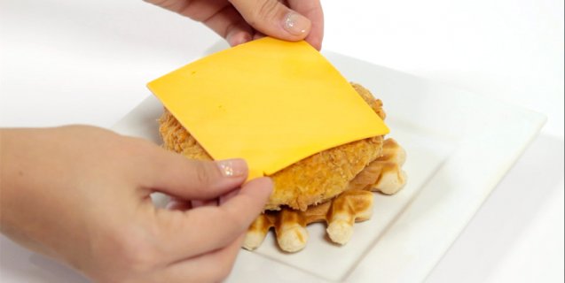 vegan-chicken-and-waffle-cheese-637x320